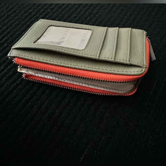 Steve Madden Wallet and card holder - Picture 3 of 4